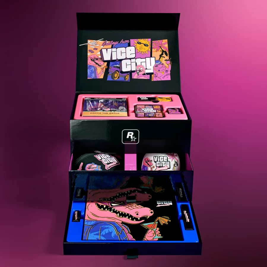 Le coffret collector GTA VI ouvert, avec ses objets rangés dans le couvercle et les tiroirs